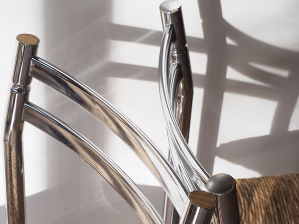 4 chaises paillées de style moderniste